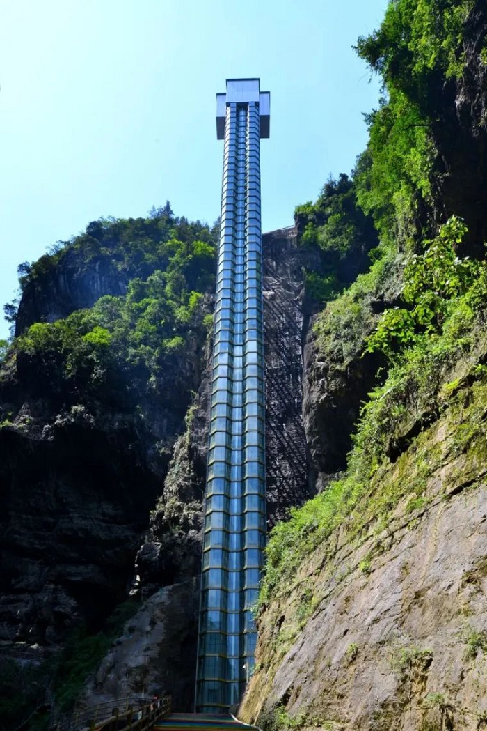 沪马建工垂直电梯案例7